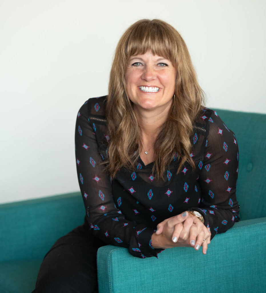 Laura IAB 931x1024 1